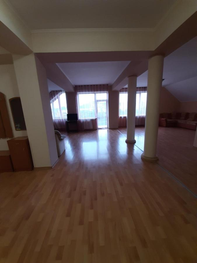 Apartments On Parkaniya 2A Mukaczewo Zewnętrze zdjęcie