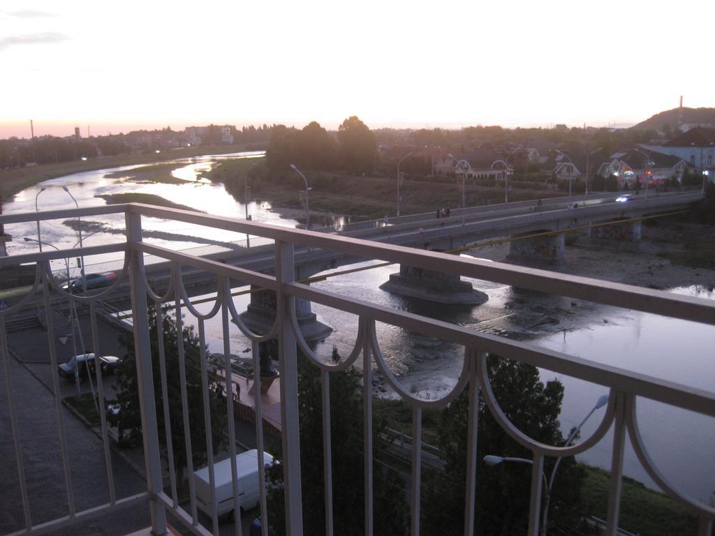 Apartments On Parkaniya 2A Mukaczewo Zewnętrze zdjęcie